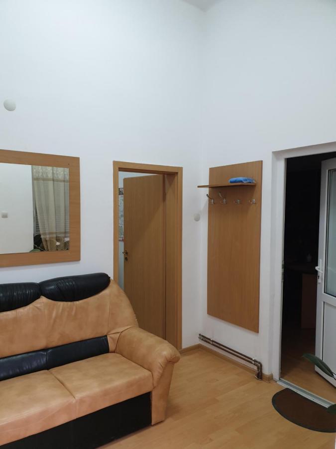 Apartament Vlad Apartment Арад Екстериор снимка