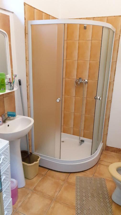 Apartament Vlad Apartment Арад Екстериор снимка